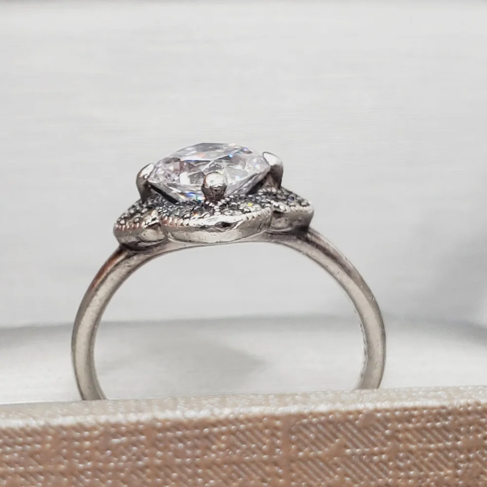 White Diamond Simulants 925 Sterling Silver Halo Milgrain Ring